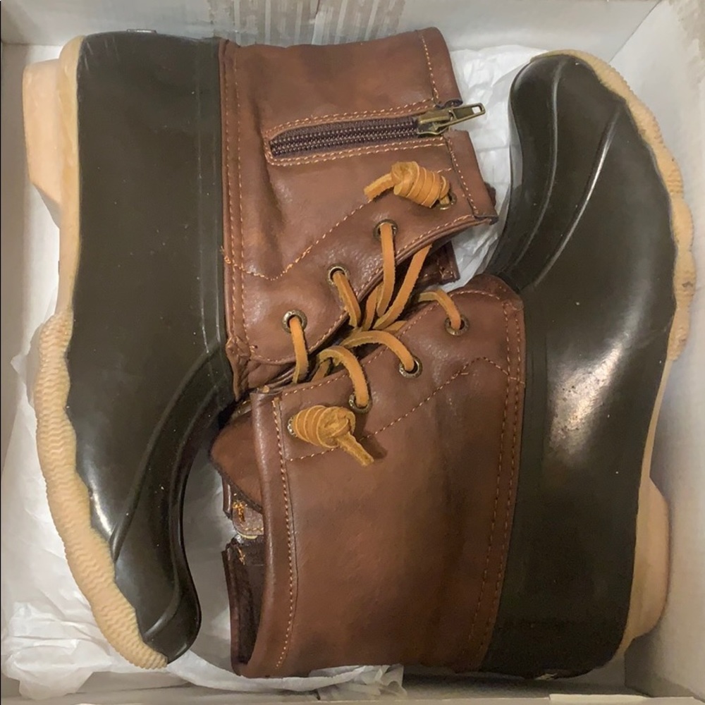 Sperry duck boots